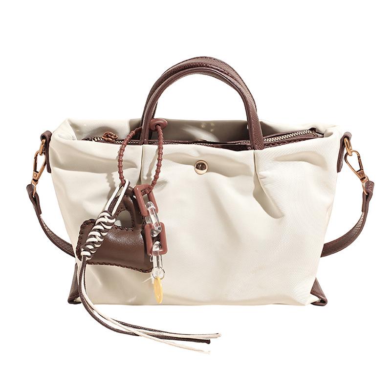 

Versatile Women s 2025 Lightweight Crossbody Shoulder Handbag No Ornament белый