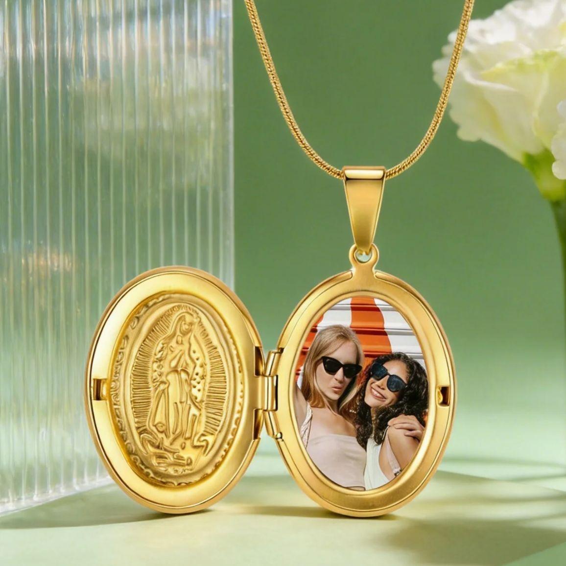 

Free Customised Photo Ellipse Locket Pendant for Women Stainless Steel Virgin Mary Necklaces Vintage Charm Prayer Jewelry Gifts