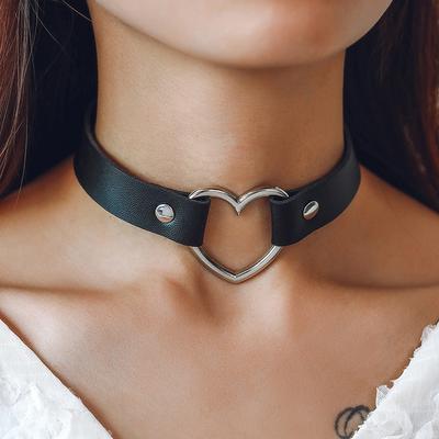 Collier Ras-du-cou Chaîne de Clavicule en Cuir Noir Vintage Mince Choker en Pu Pour Femmes Bijoux Gothiques Sensuels Pour Femmes Cadeau