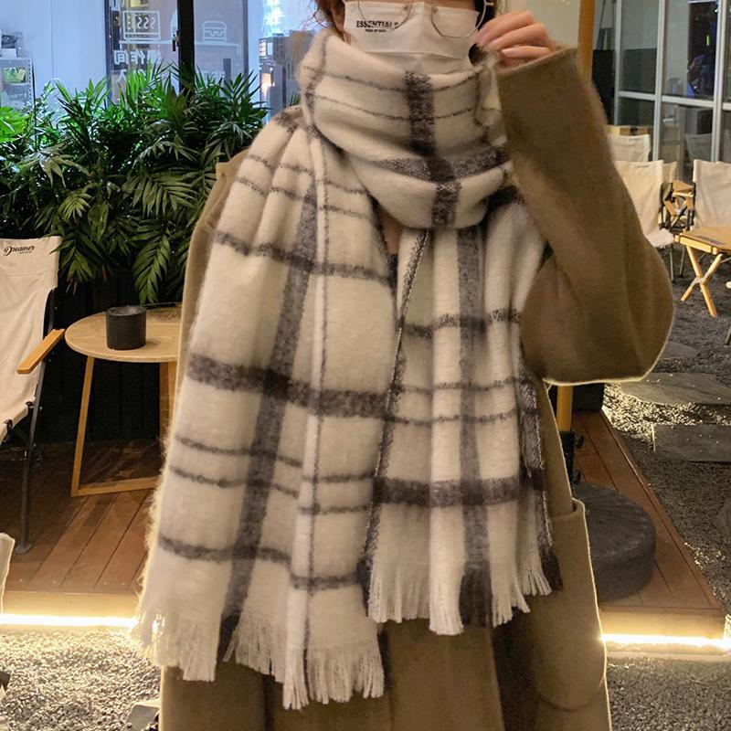 Women's 2024 Winter Plaid Korean Style Versatile Thickened Scarf