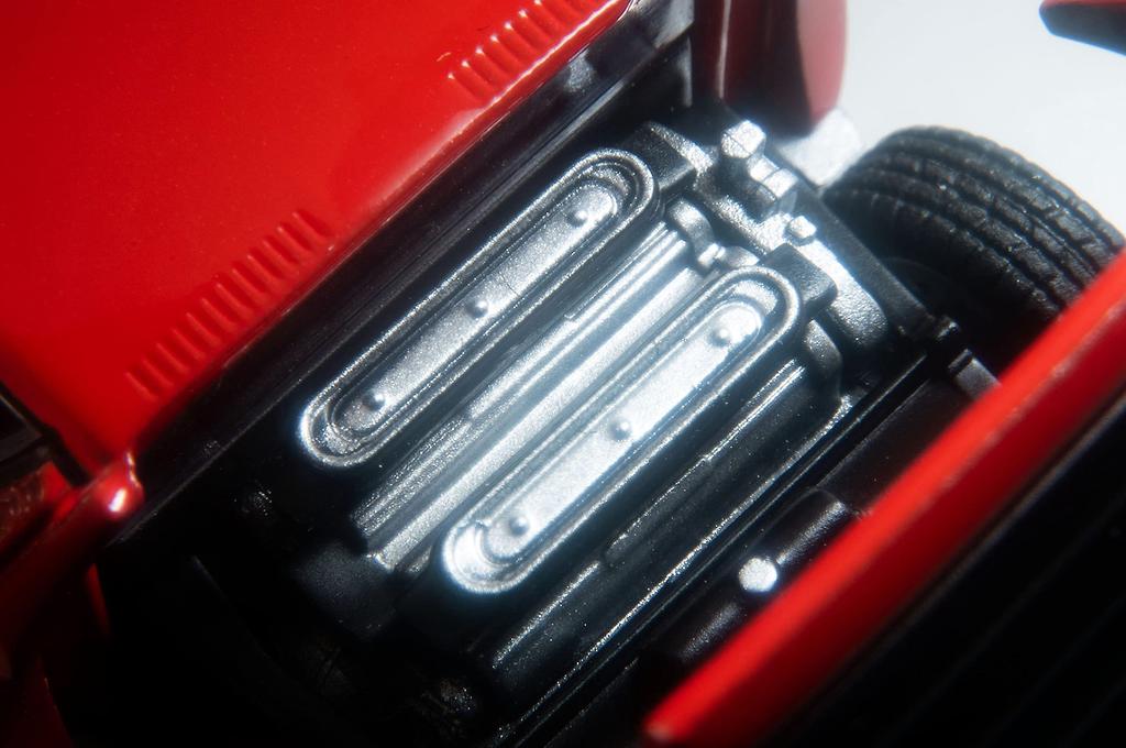 Tomica Limited Vintage LV Lamborghini Miura P400 Vermilion Finished Product 313144 1/64