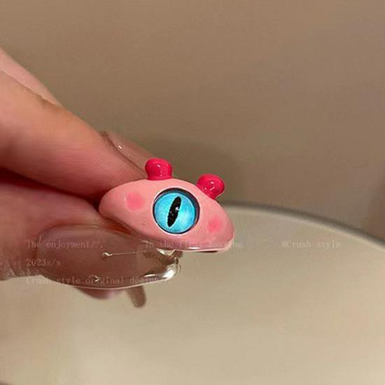 "Funny Black Cat Cartoon Ring - Big Eyes, Cute Gift for Girlfriends & Couples"