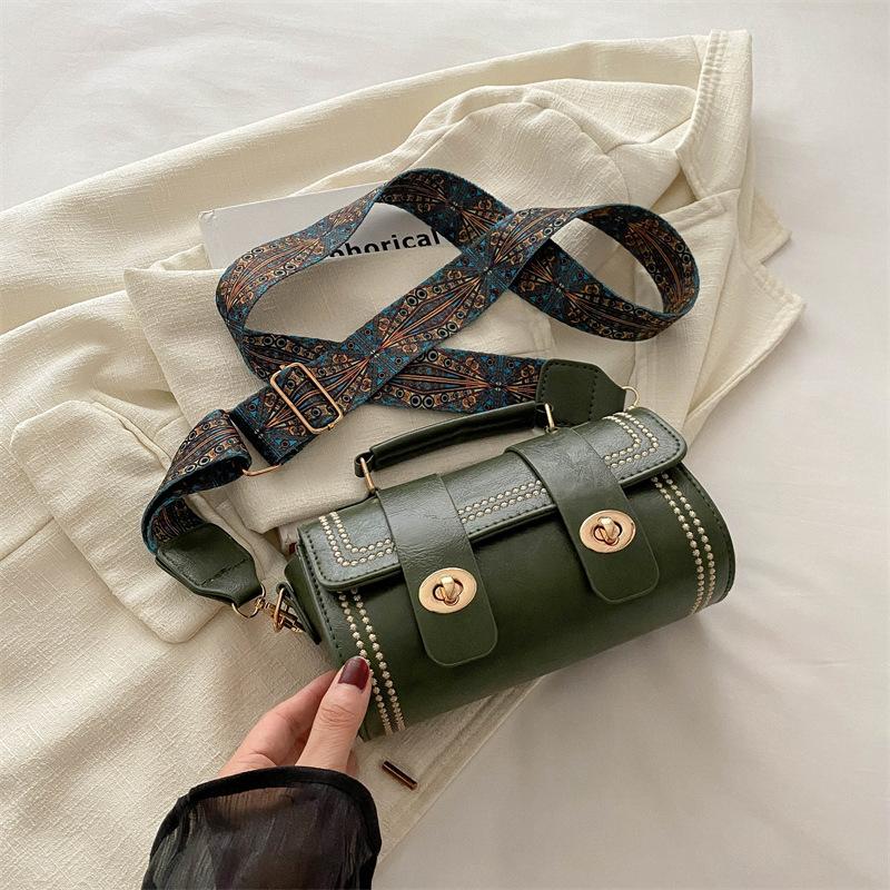 2025 New Trend Beautiful Foreign Style Small Bag Women's Bag Texture Personalized Messenger Bag Popular Fashion Small Square Bag