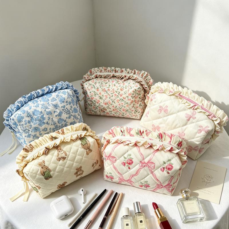 1Pcs Cute Quilted Makeup Bag Floral Bow Large Capacity Cosmetic Bag Makeup Pouch Women Girls