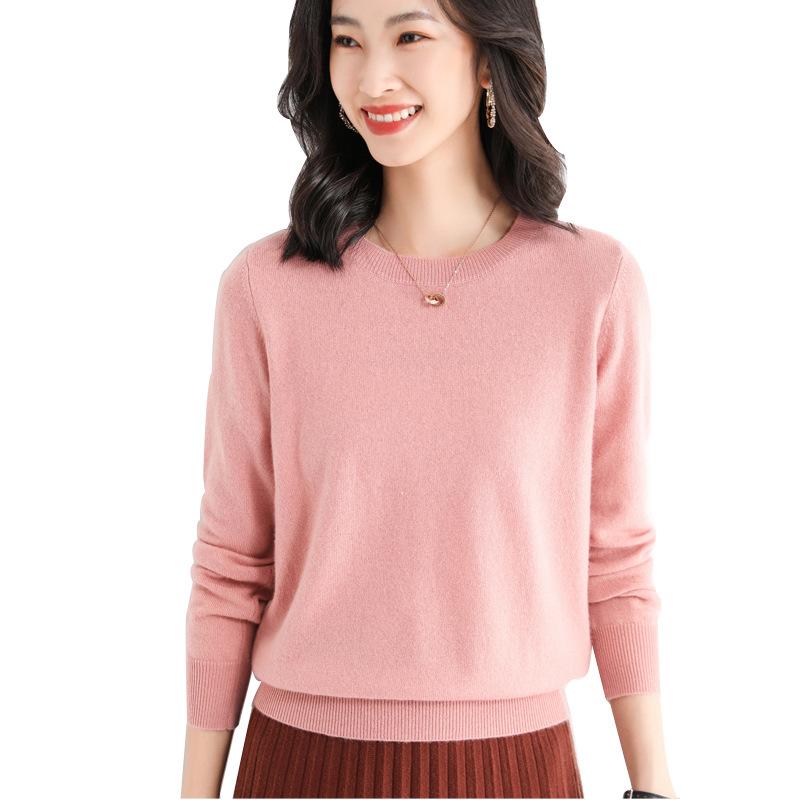 2025 Autumn/Winter Women's Plus Size Korean Style Loose Knit Sweater, Versatile Round Neck Base Layer.