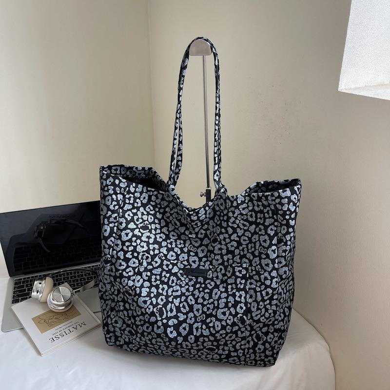 Shoulder bag Women's commuter tote bag New niche leopard print large-capacity shopping bag Commuter tote bag