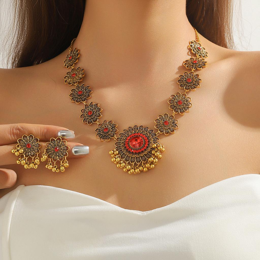 Retro Flower Chain Necklace Set for Women Crystal Tassel Earrings Necklace Bohemian Jewelry Accessories