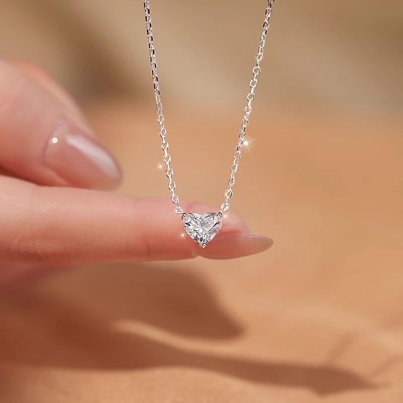 

S925 Silver Moissanite Heart Necklace - Minimalist Heart-Shaped Pendant with Clavicle Chain 1 Carat [6.5*6.5mm]
