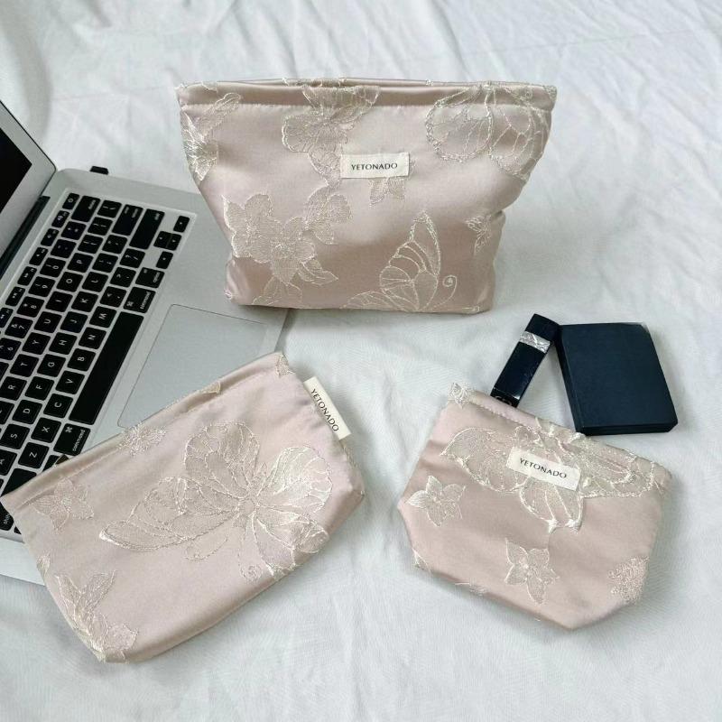 Vintage Makeup Bag Dark Red Floral Jacquard Fabric Cosmetic Pouch Women's Zip Square Clutch Handbag for Toiletries Storage
