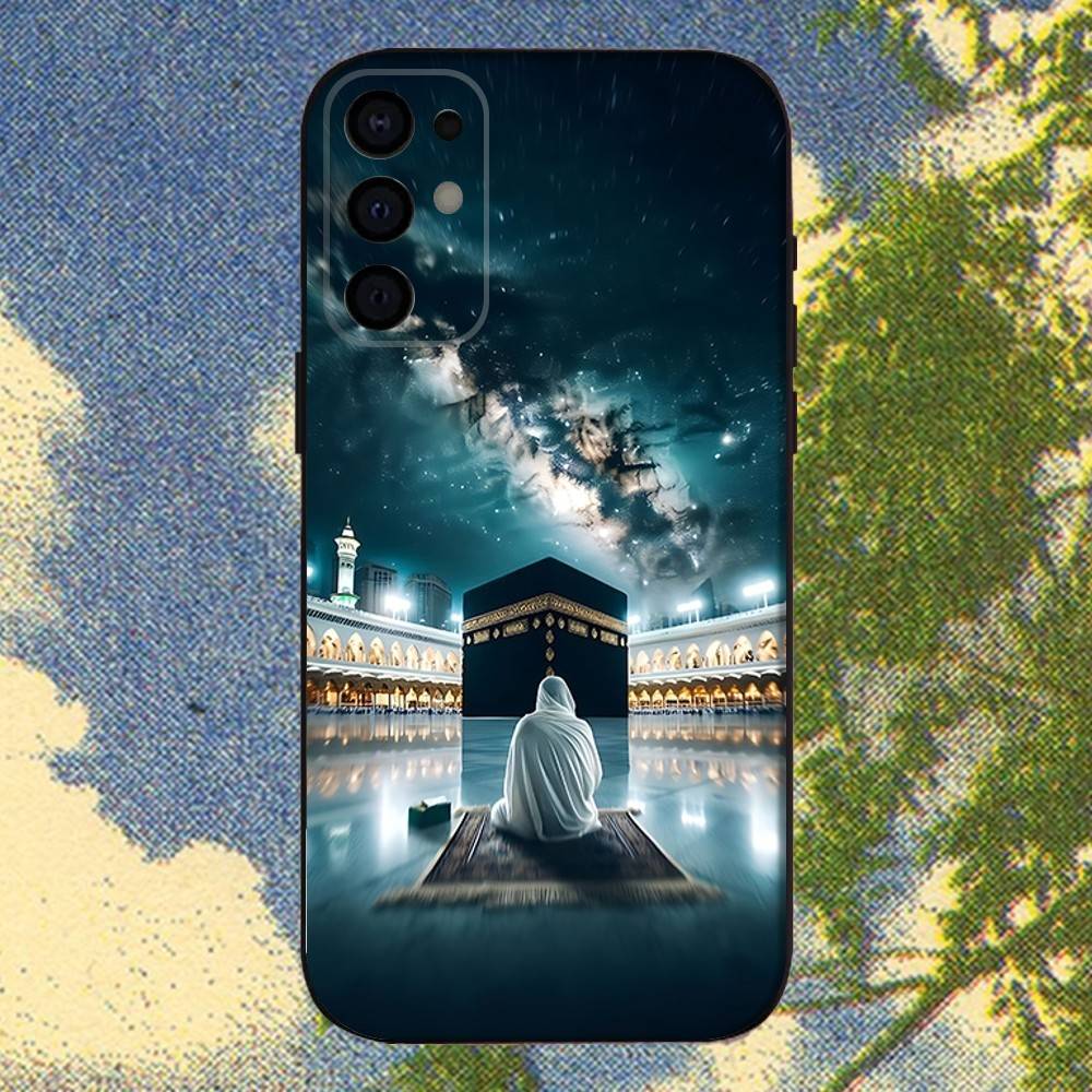 Moslem and kaaba Phone Case For Samsung S25,S24,S21,S22,S23,S30,Ultra,S20,Plus,Fe,Lite,Note,10,9,5G Black Cover