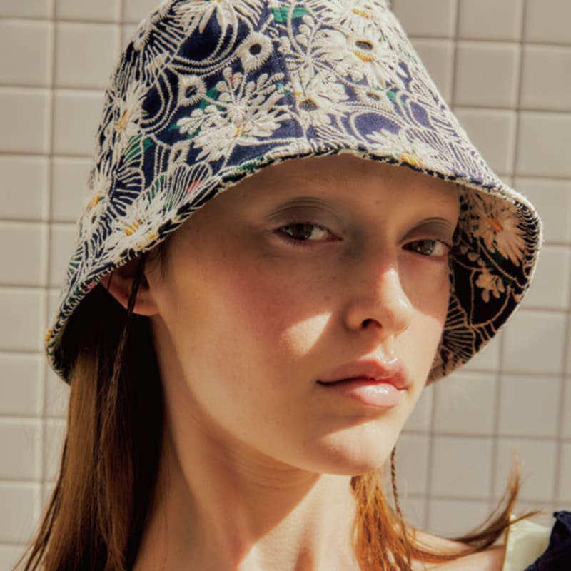 Poesiedame FLORALE APPLIKATION BUCKET HAT