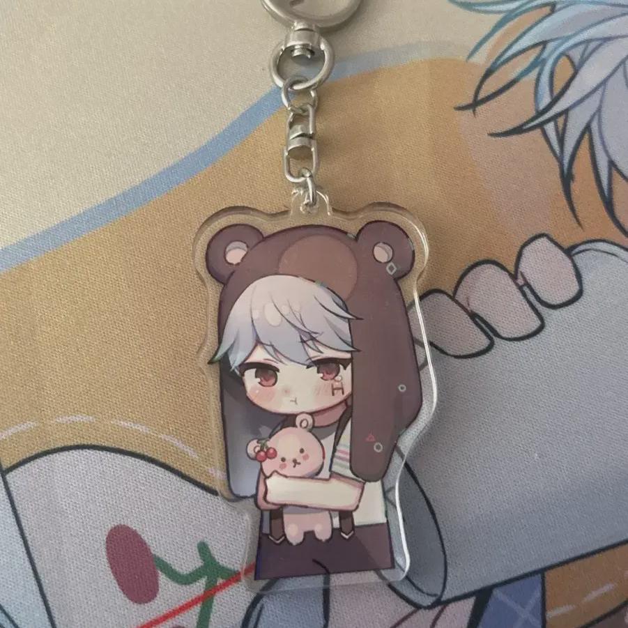 

Брелок Рю Хён Джун