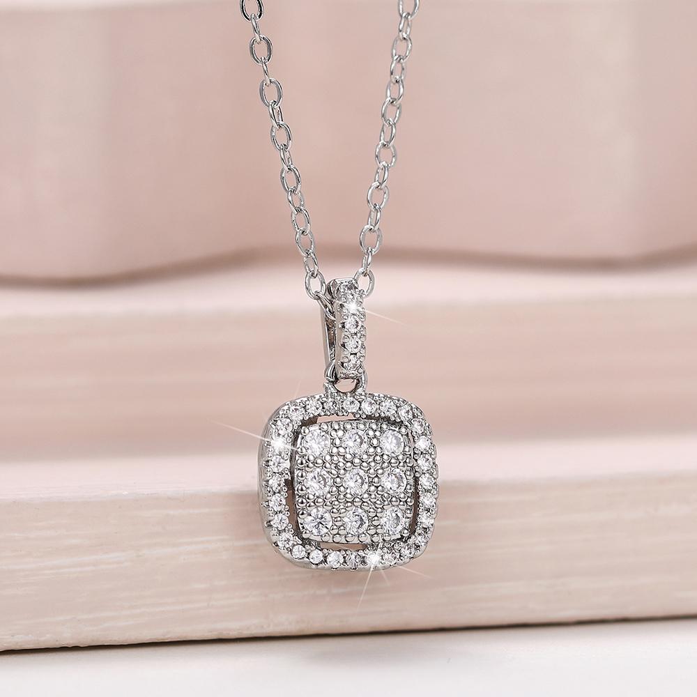 Huitan Damen Zarte Anhänger Halskette Mode Vielseitiges Halszubehör für Party Alltag Ausgefallener Schmuck Geburtstagsgeschenk für Mädchen