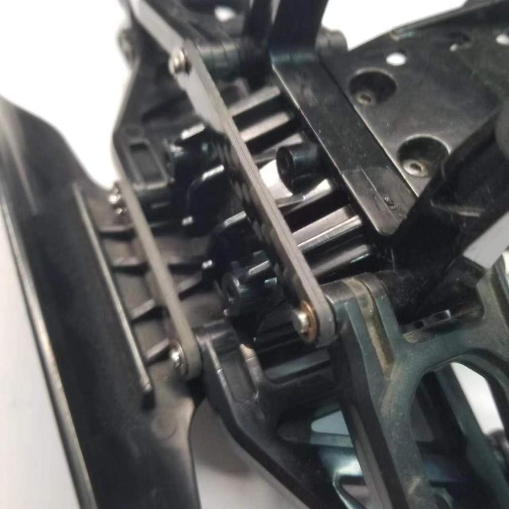 KF RC Ultralätt Kolfiber Framvagnsupphängningsfäste för Tamiya 110 DT-02 Buggy Kumamon VersionSuper Fighter GDesert Gator (Kompatibel med