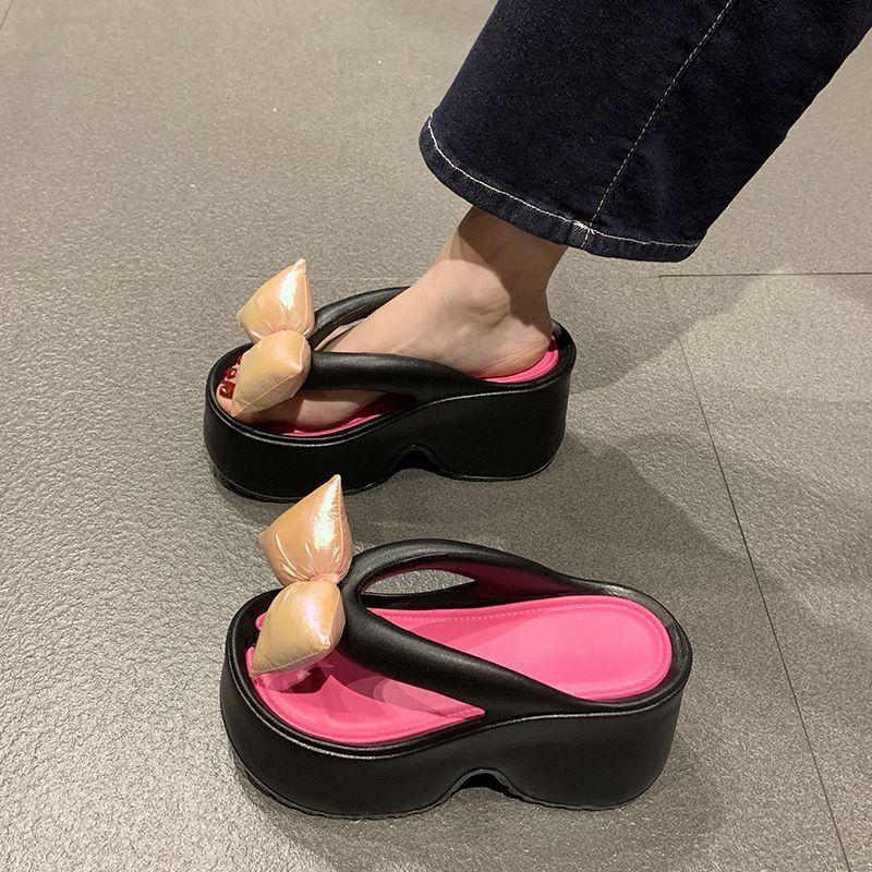 Fashion Flip-flops Women's Summer Outer Wear 2025 New Internet Celebrity Super Fire Thick Bottom Heightening Pinch Foot Beach Cool Slippers