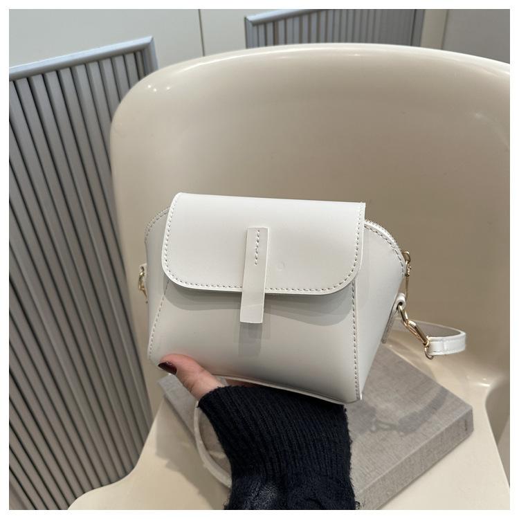 Retro bag women's 2026 autumn and winter new niche design fashion shoulder bag simple fashion messenger bag