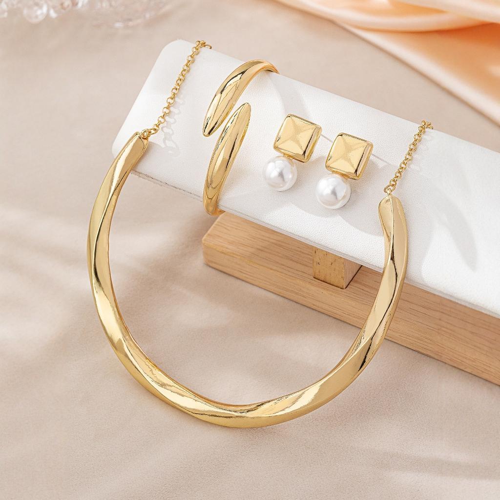 Personalisiertes übertriebenes geometrisches Halsketten-Armband-Ohrring-Set