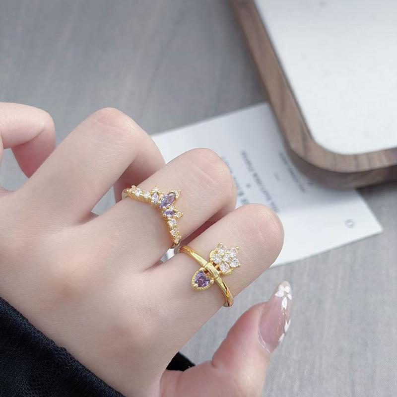 Retro Exquisite Temperament Maple Leaf Purple Zircon Flash Diamond Ring Women'S Light Luxury Stacked Personalized Ring