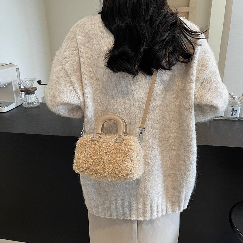 

2025 нова осінньо-зимова повсякденна сумка-коробка, сумка-тоут, ретро нішевий дизайн, важка промисловість, сумка з імітації вовни 20*12*20