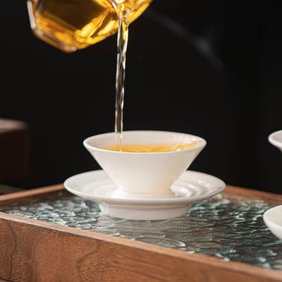 Kleine Kapazität Weißes Porzellan Bullet Espresso Kaffeetasse und Untertasse Sets Demitasse Puer Geschmack Teetasse Kung Fu Tee Set