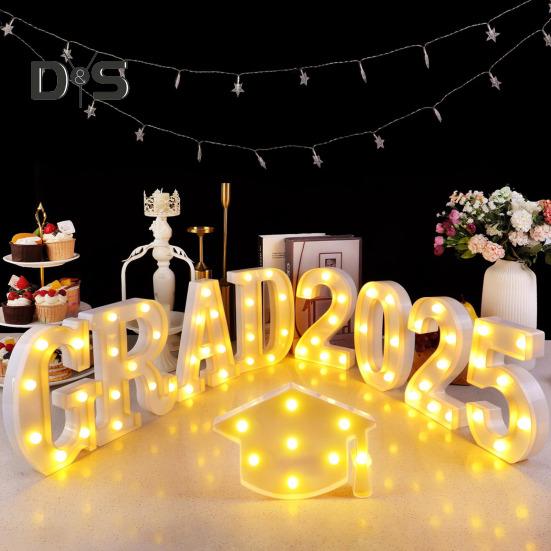 Leuchtbuchstaben für den Absolventen 2025, LED-Buchstabenschilder „Congrats“ für die Abschlussfeier im Kindergarten, der Vorschule, der High School und der Hochschule