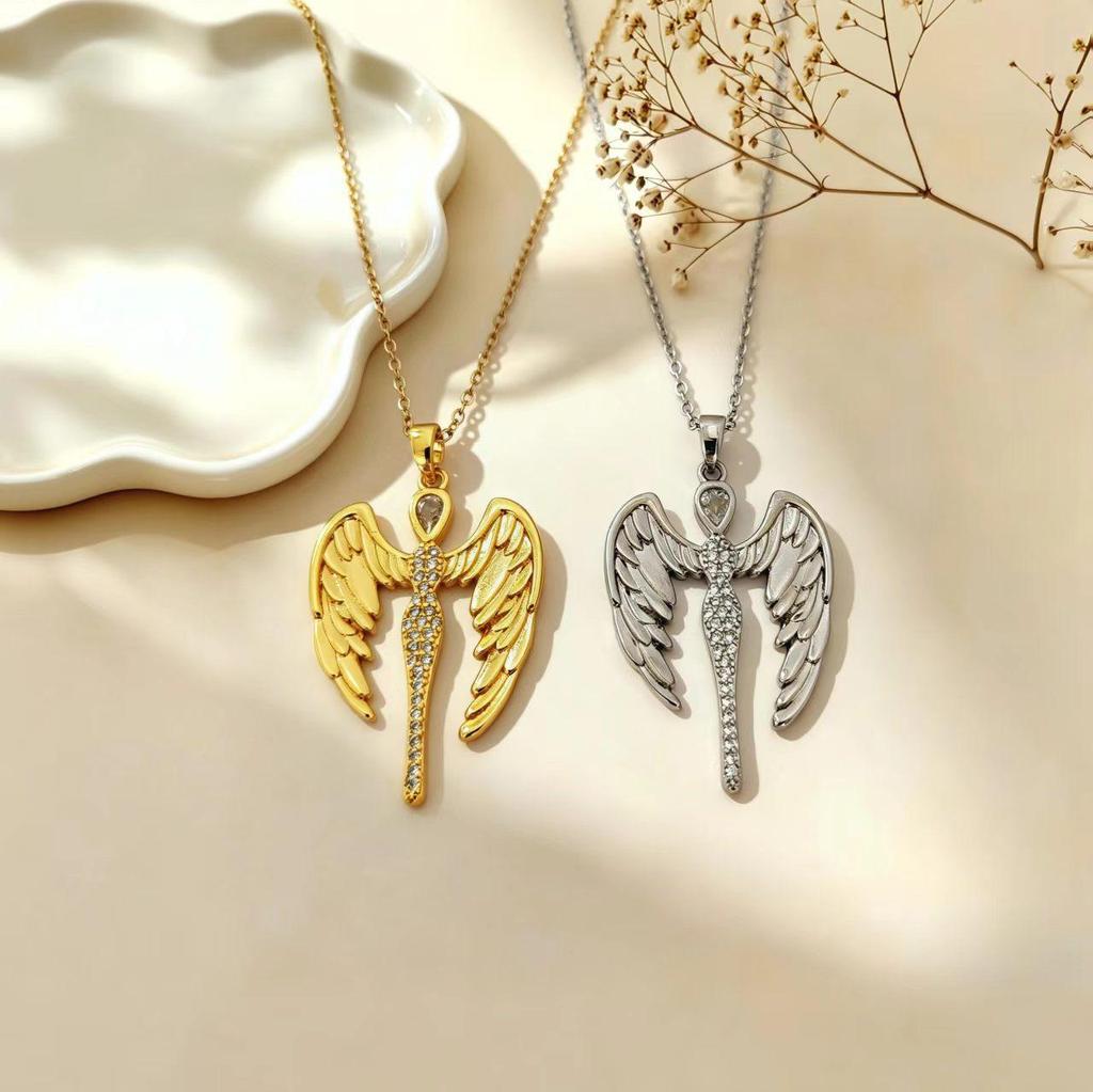 European & American Retro Angel Wings Necklace - Elegant, Versatile Design with Cold Style Clavicle Chain
