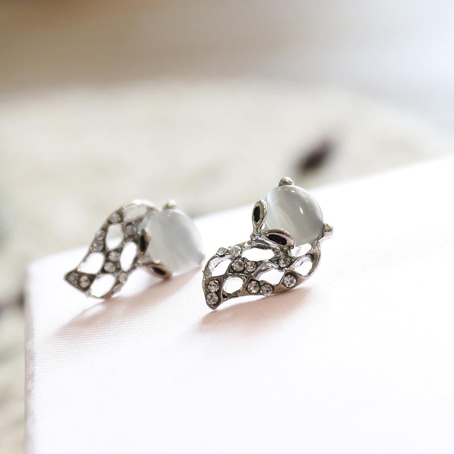 European & American Fashion Rhinestone Cat's Eye Fox Ear Studs