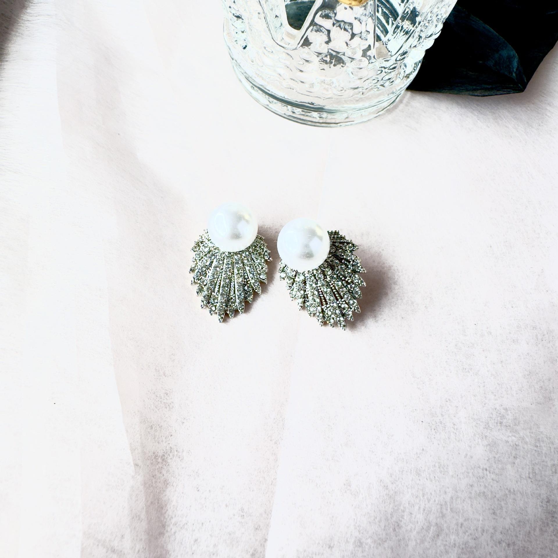 

Вишукані блискучі сережки-пусети з цирконом у вигляді крил ангела для жінок, вінтажні сережки-підвіски з білими перлами, весільні прикраси для нареченої, Бринкос