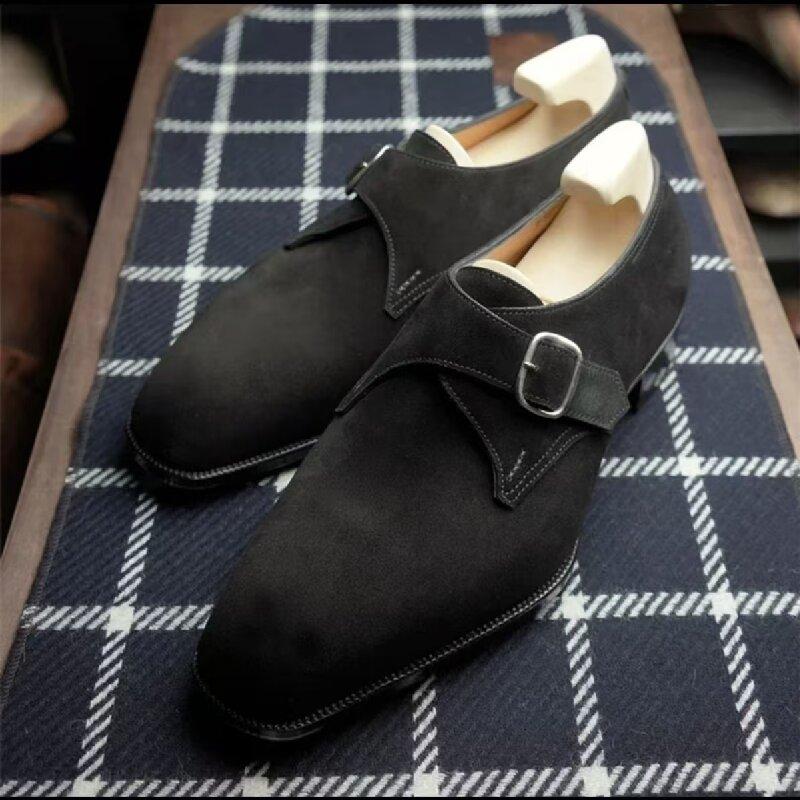 Neue Herren Slipper Schwarz Braun Seitliche Schnalle Wildleder Schuhe Europäische Amerikanische Modische Runde Zehe Formelle Schuhe Größen 38-46
