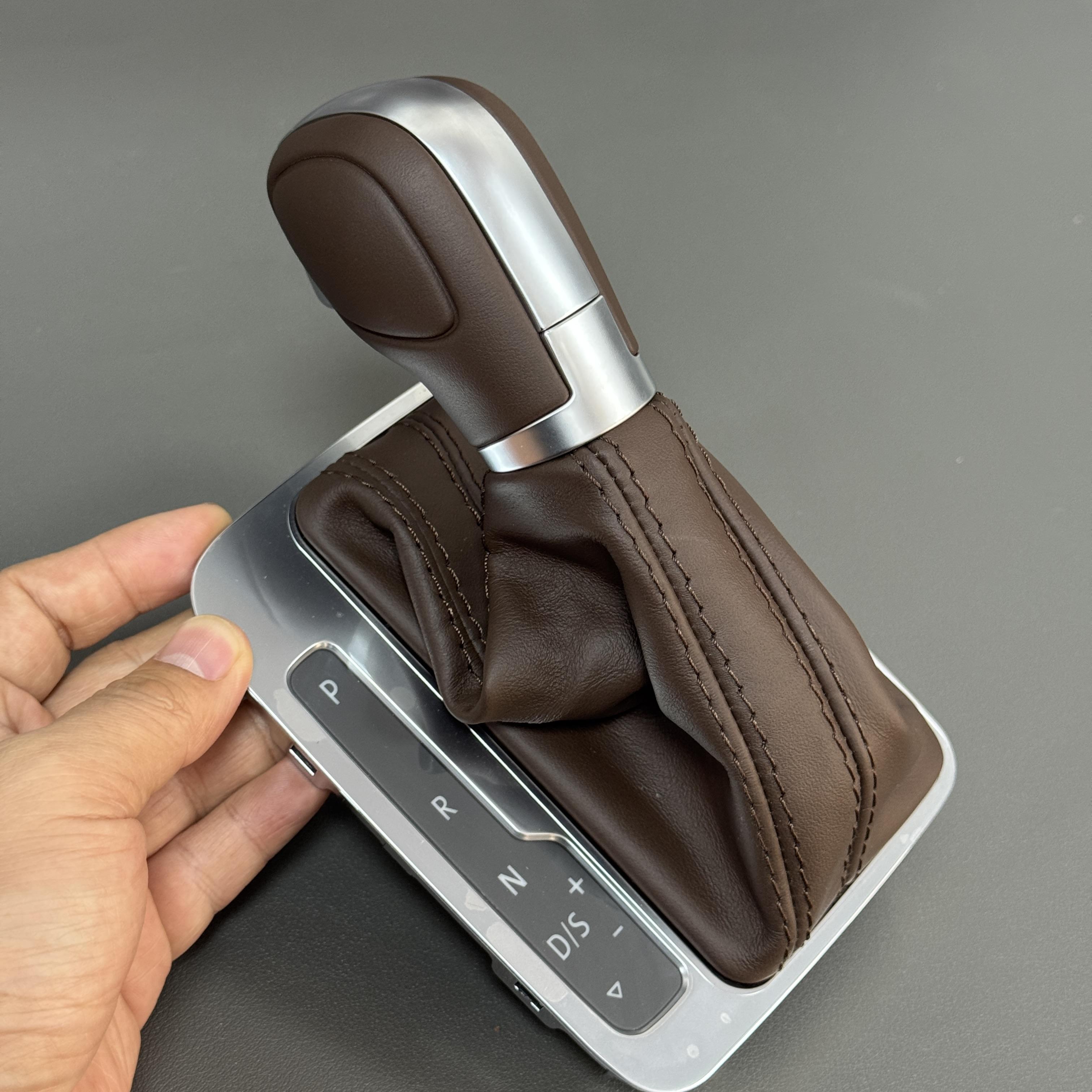 Suitable for Volkswagen Touareg 7p automatic