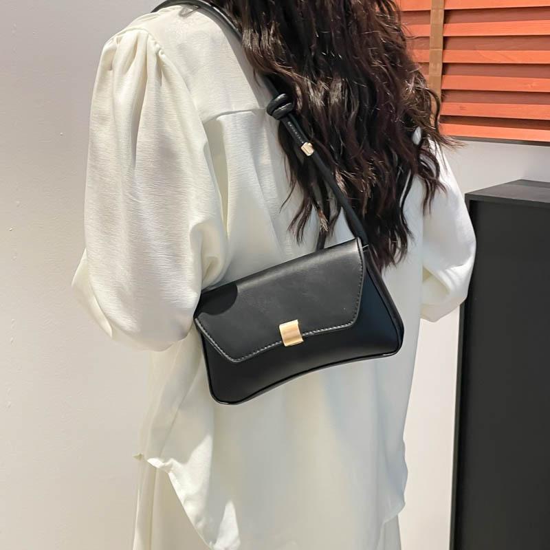 Premium bag women 2025 new baguette bag retro hand-held underarm bag foreign style girl shoulder messenger bag