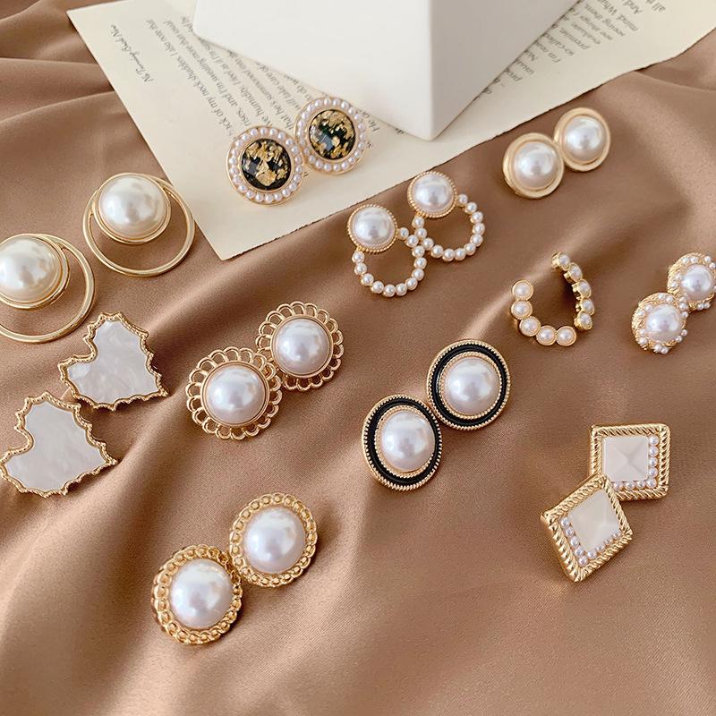 Korean Design Elegant Simulated Pearl Big Round Clip On Earrings Non Pierced Baroque Pearl Ear Clips for Women Jewelry