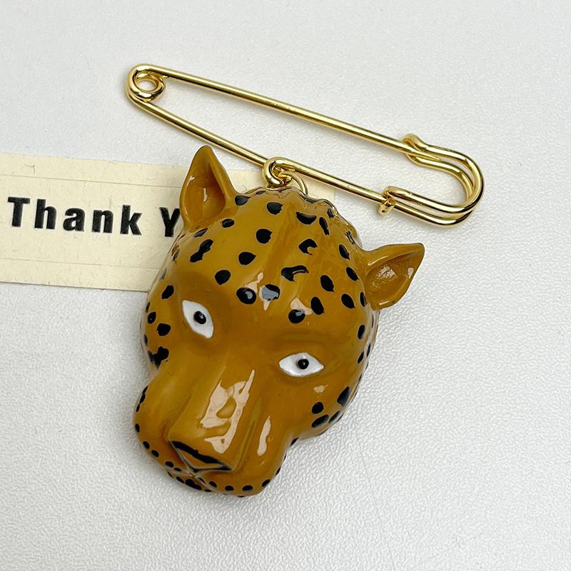 

Elegant Enamel Leopard Head Brooch For Women Luxury Vintage Queen Style Pin Accessory Daily Party Accessory A5