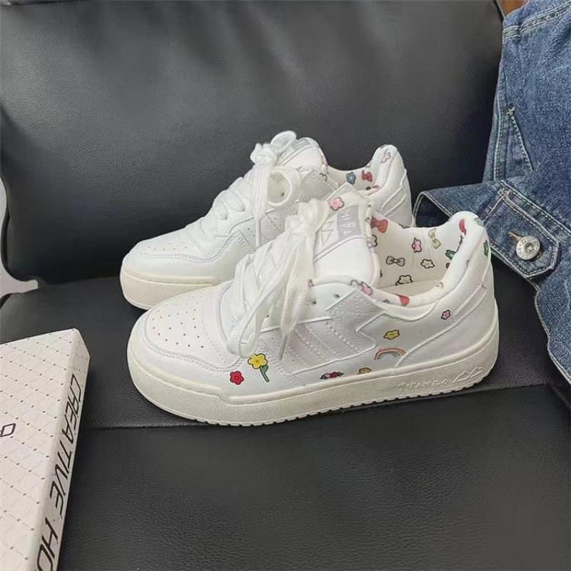 Fashion New Casual White Shoes Fresh Fashion Casual Sneakers Retro Style Flat Bottomed Women Shoes Trend Designer Sneakers for Women