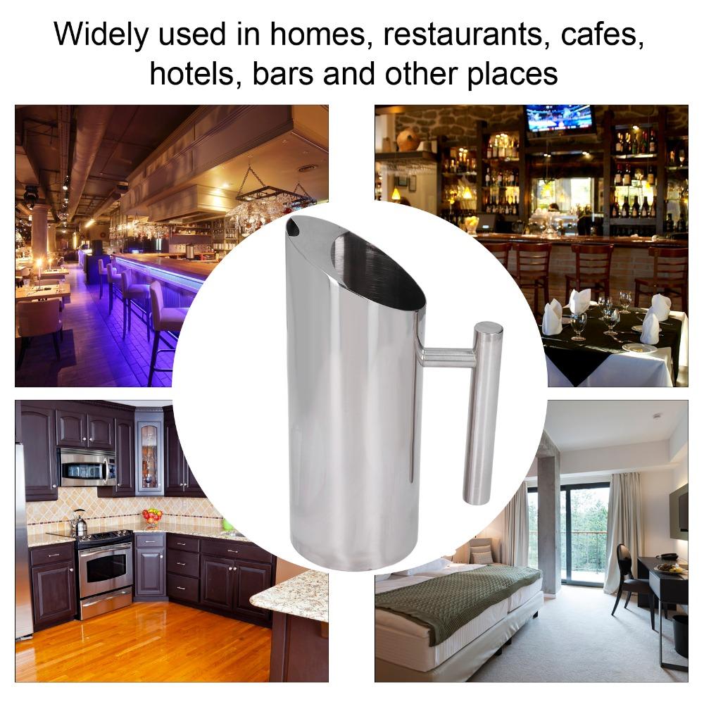 Stainless Steel Material Stainless Steel Water Pitcher Ergonomic Handle Silver Stainless Steel Water Jug 1L Capacity Ice Guard