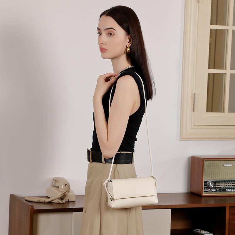 The First Layer of Soft Cowhide Versatile Messenger Bag, Genuine Leather Women's Bag, New Trendy Niche Single Shoulder Armpit Bag, Small Bag.