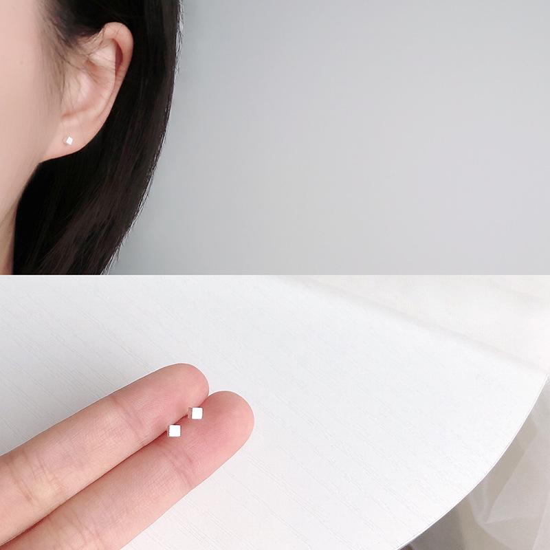 

Серьги-пусеты из серебра 925 пробы: Японский и корейский литературный стиль, простая мода, матовый мини-квадратный дизайн, универсальный для женщин S925 Silver Needle