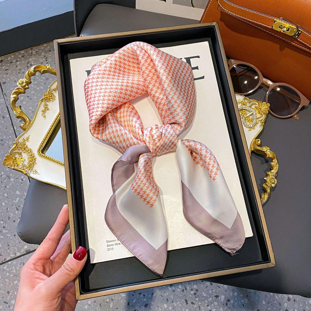 French Retro Silk Scarf Women'S Cashew Nut Fashion Versatile Small Square Scarf Literary Streamer Scarf High-End Scarf