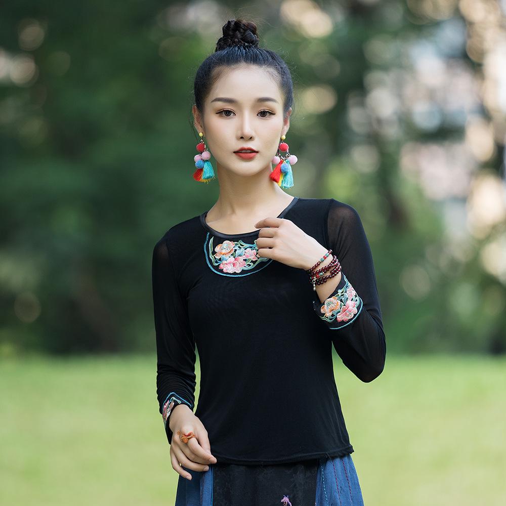 

Осенняя женская футболка в этническом стиле с вышивкой Slim Fit XXL чёрный