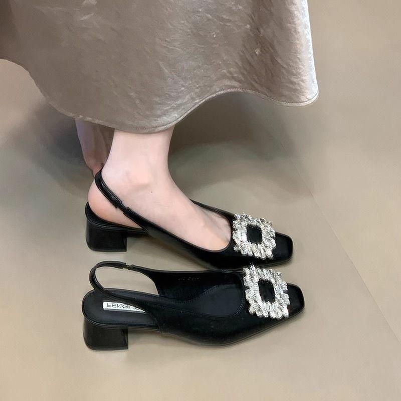 

Женские сандалии Baotou Женские летние 2025 Новые Французский темперамент Вечерние Фея Стразы Толстый каблук Серебристые Одинарные туфли Женские 40 чёрный