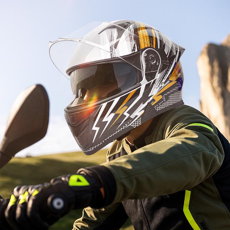 Unisex Full Face Flip-Up Motorcycle Helmet with LED Taillight, All-Season, 3C/DOT Certified