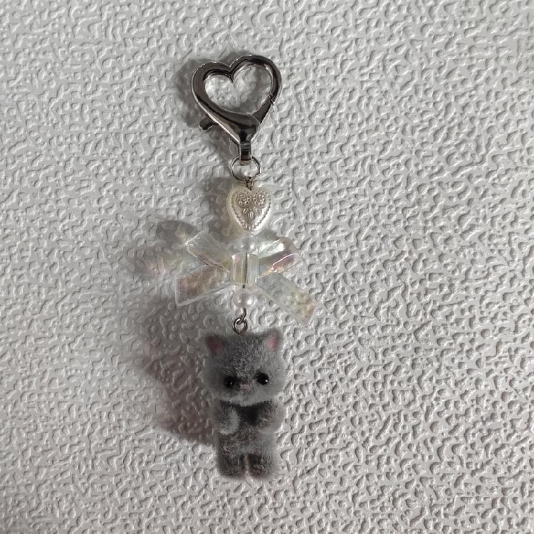 Adorable Cat Keychain with Heart Bowknot Ornament Accessory for Keys Bag Purse