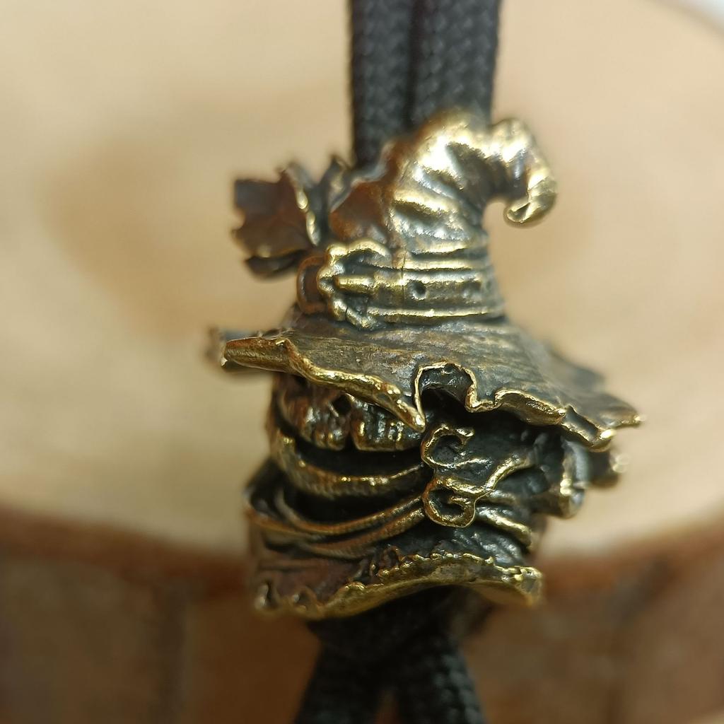 1pcs 6mm Hole Vintage Brass Traveller Keychain Pendant Backpack Pendant Vintage Brass Crafts Classic Brass Vintage Brass Crafts Miniature Ornaments