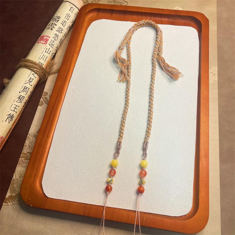 Handcrafted Retro Cotton Nanhong Amber Pendant Necklace