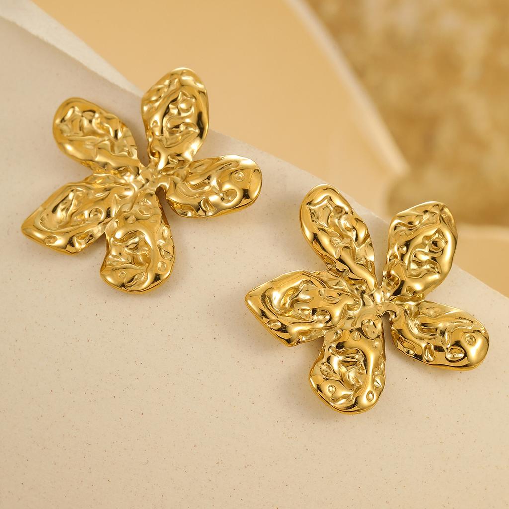 GEMCHIC Women's Vintage 18K Gold Plated Stainless Steel Five-Petal Flower Earrings Luxury Textured Floral Studs Fashion Jewelry