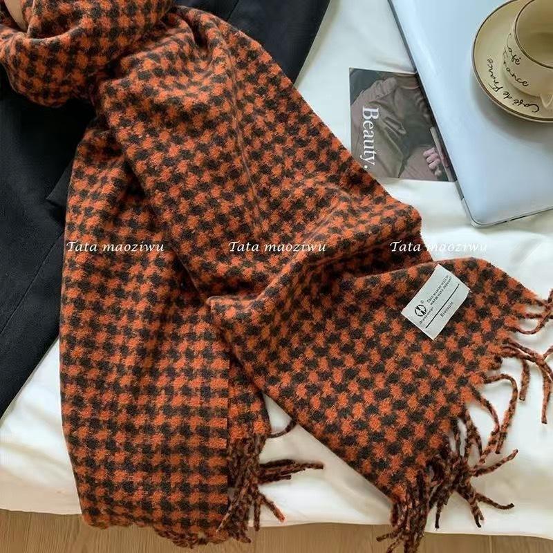 Contrasting color grid scarf women's winter Japanese retro grid scarf warm couple knitted scarf fringed shawl dual-purpose