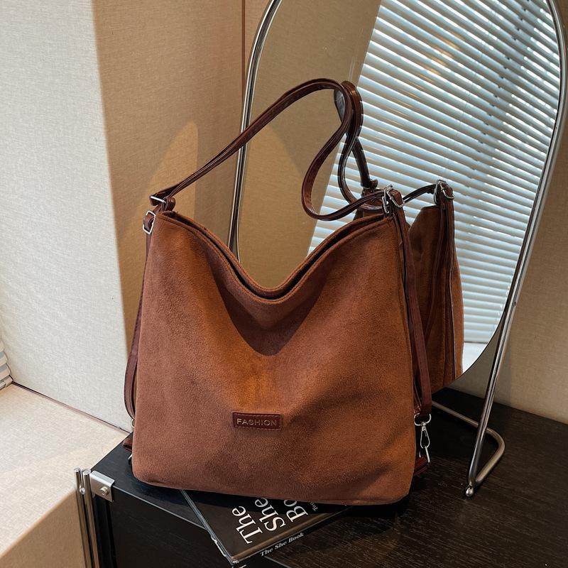 Fashion casual tote bag women's 2025 autumn and winter new Korean version trend versatile large-capacity commuter shoulder bag tide