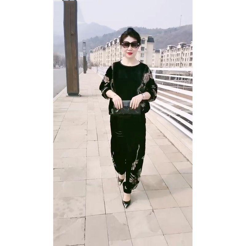 

Молодо выглядящая мама среднего возраста Женский модный костюм с принтом Black Tops + pants 4XL