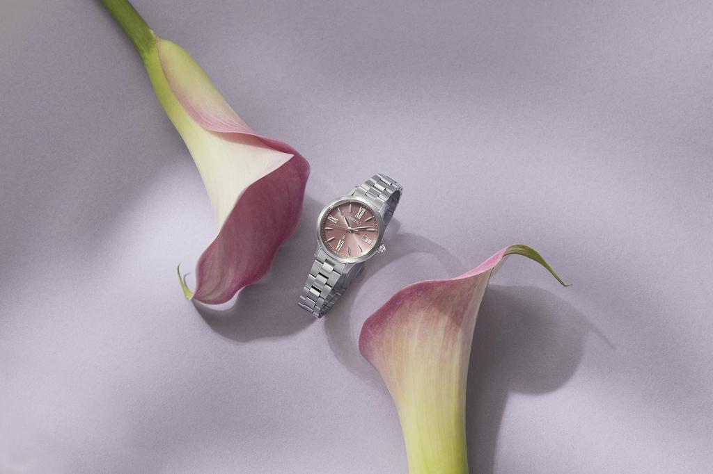 Seiko Uhr LUKIA Grow AW Empfohlene Farbe SSVW219 Silberne Uhr "Granatglanz" Damen