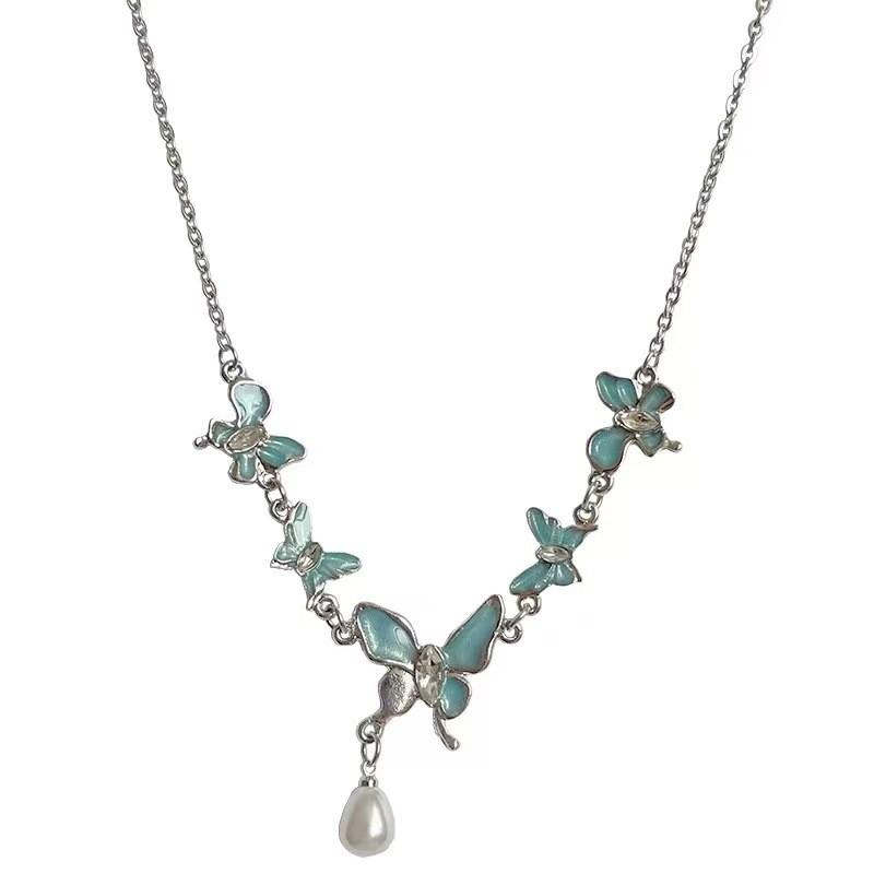 Butterfly Encrusted Exquisite Pearl Necklace For Women Chic And Unique Design